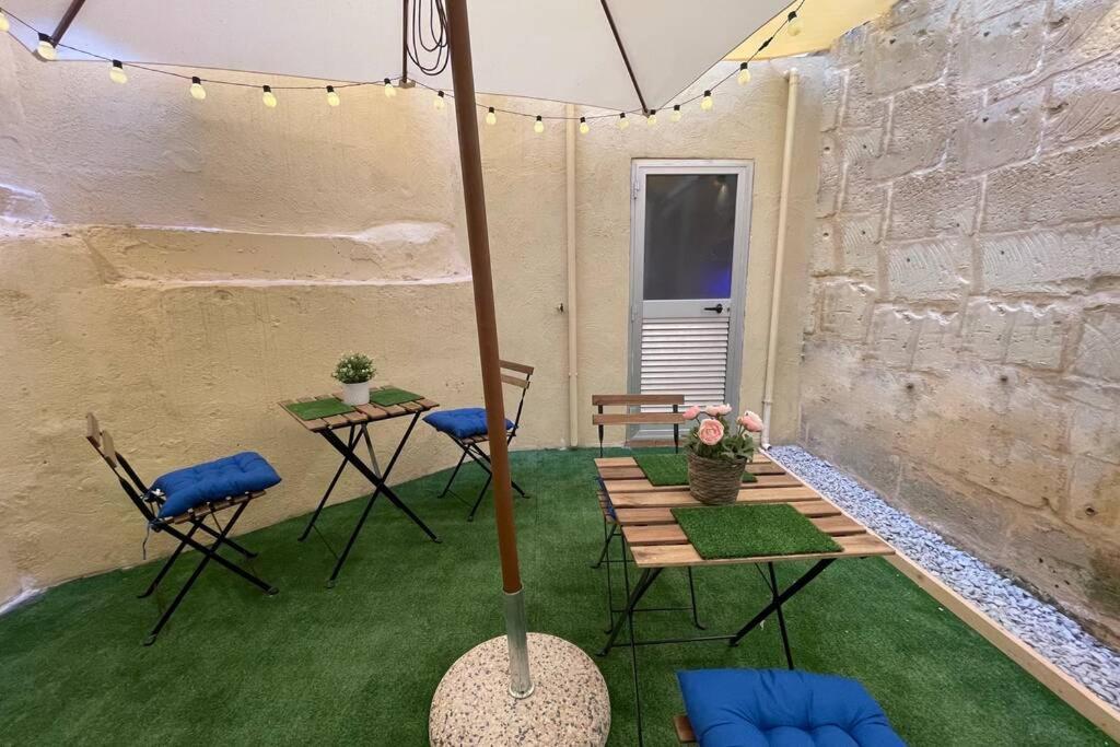 2 Bed Apt In Heart Of St Julians - 5Min From Seafront Saint Julian's Eksteriør billede