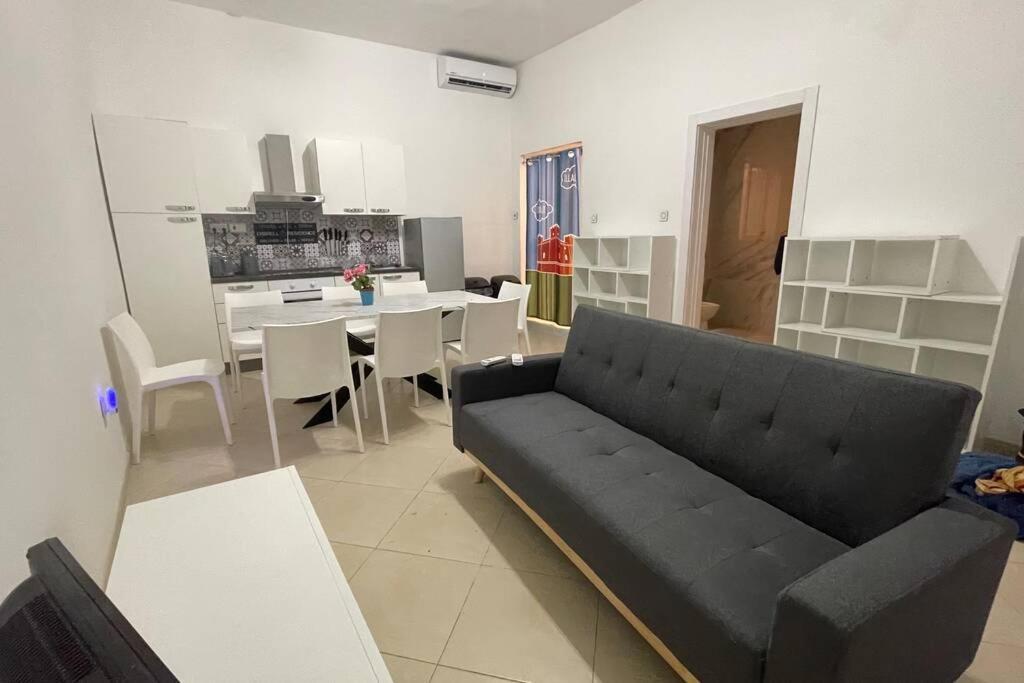 2 Bed Apt In Heart Of St Julians - 5Min From Seafront Saint Julian's Eksteriør billede