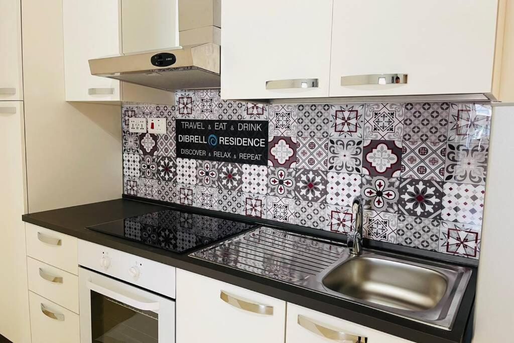2 Bed Apt In Heart Of St Julians - 5Min From Seafront Saint Julian's Eksteriør billede